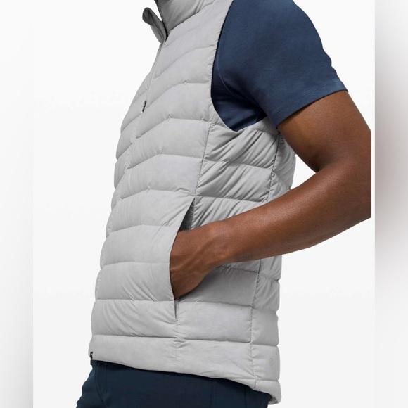 MENS LULULEMON VEST - Picture 5 of 5